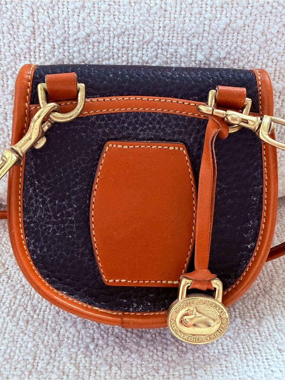 Vintage Dooney & Bourke All Weather Pebbled Leather Crossbody with Brown Trim - Picture 2 of 13
